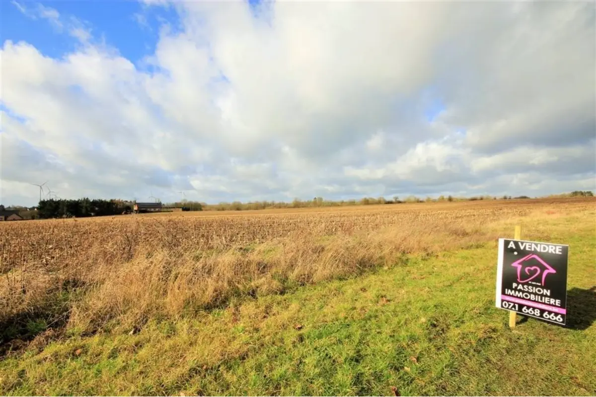 Terrain à bâtir à vendre à Neuville 5600 76000.00€  chambres m² - annonce 392