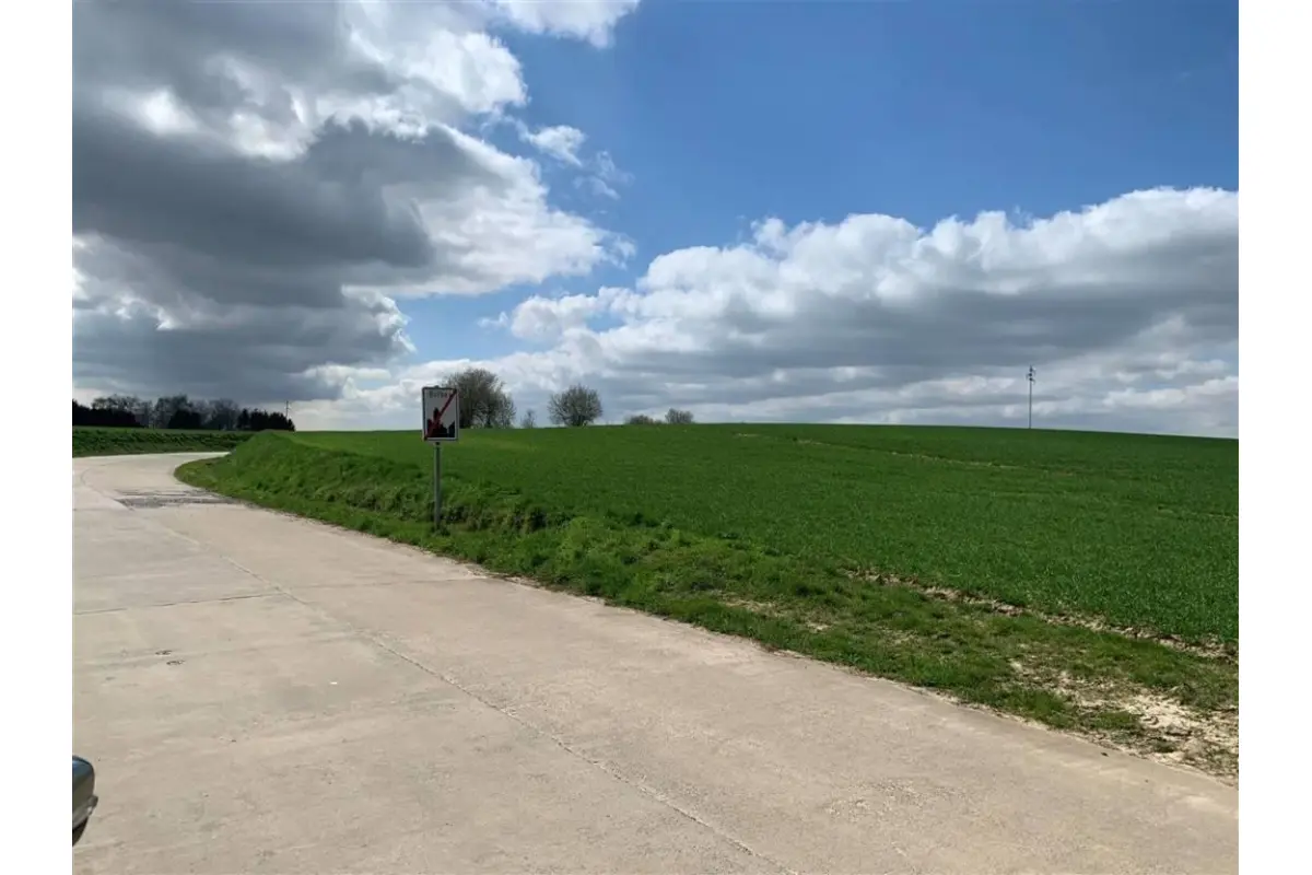 Terrain à bâtir à  à Bothey 5032 400000.00€  chambres m² - annonce 1814