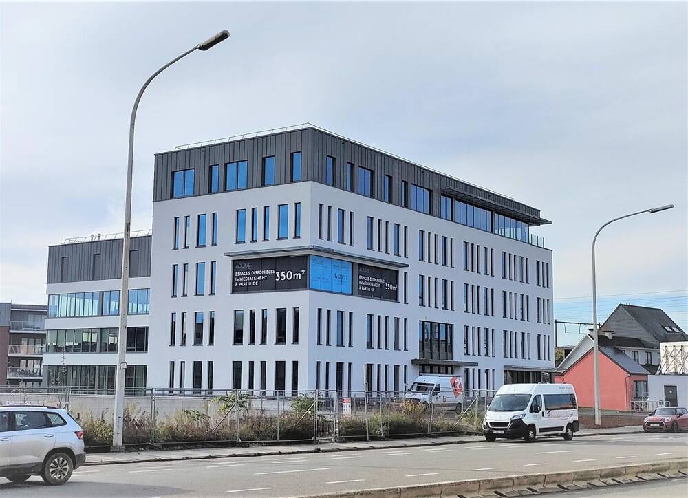 Commerce à louer à Dave 5100 9900.00€ chambres 720.00m² - annonce 3730
