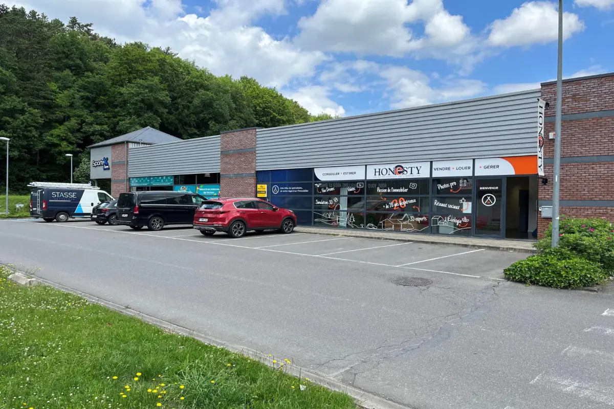 Commerce à vendre à Rochefort 5580 310000.00€ chambres 390.00m² - annonce 5128