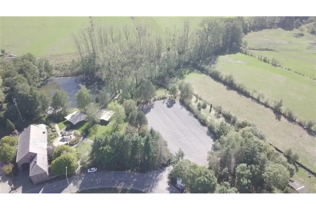 Commerce à vendre à Hogne 5377 990000.00€ 2 chambres 560.00m² - annonce 4778