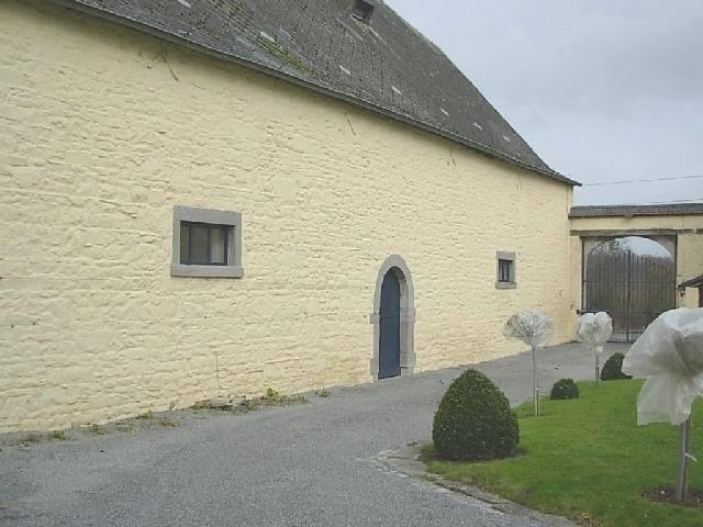 Commerce à à Saint-Servais 5002 40.00€ chambres 16.00m² - annonce 471153
