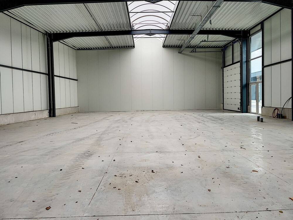Commerce à louer à Ciney 5590 1600.00€ chambres m² - annonce 16902