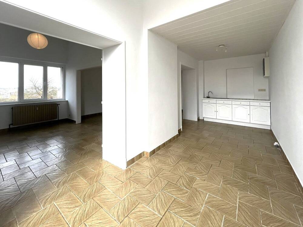 Commerce à louer à Dave 5100 800.00€ chambres 75.00m² - annonce 33420