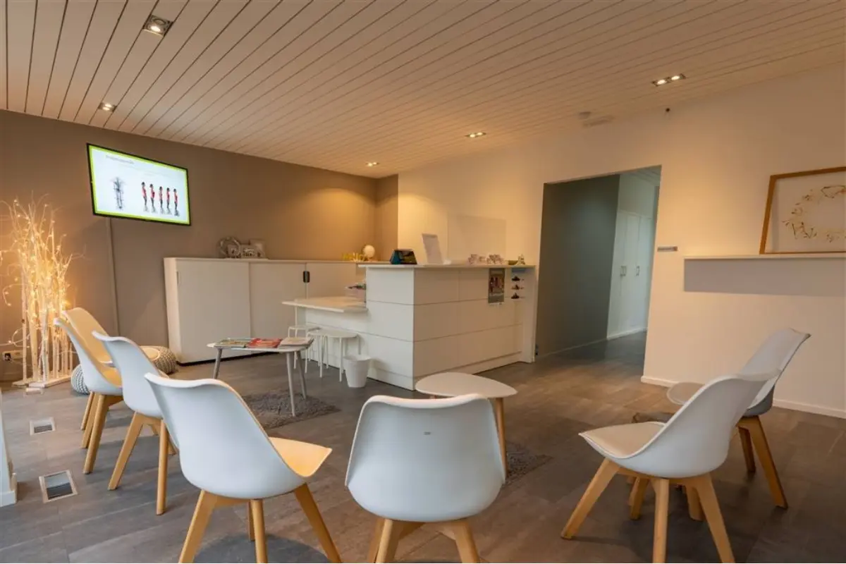 Commerce à  à Gembloux 5030 157.00€ 5 chambres m² - annonce 35136