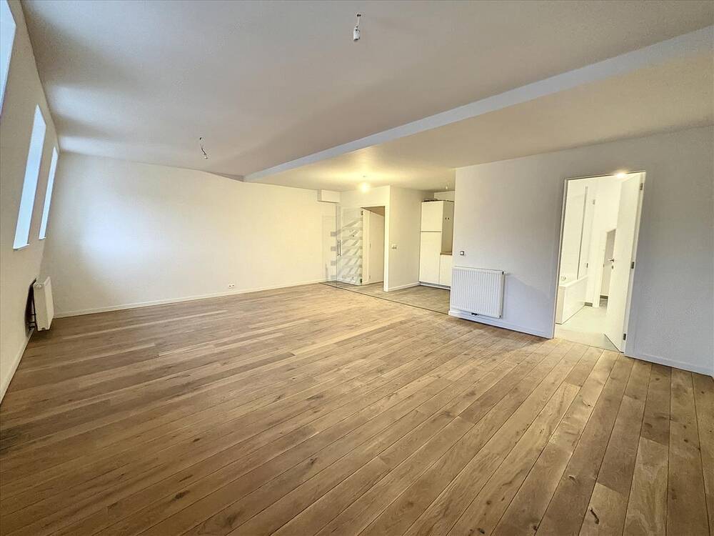 Studio à louer à Namur 5000 750.00€ 0 chambres 64.00m² - annonce 40954