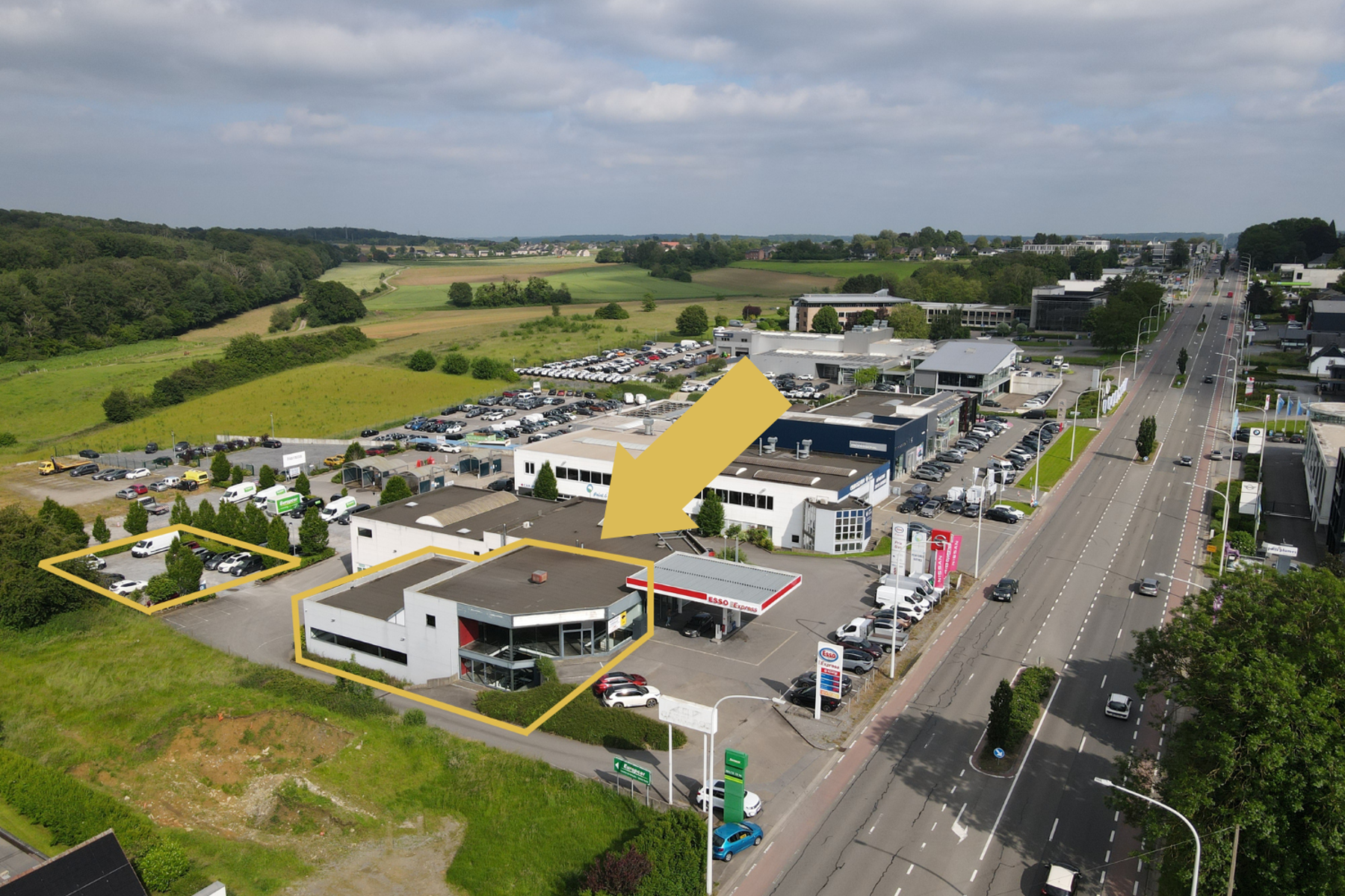 Commerce à louer à Wierde 5100 9000.00€ chambres 1200.00m² - annonce 384689