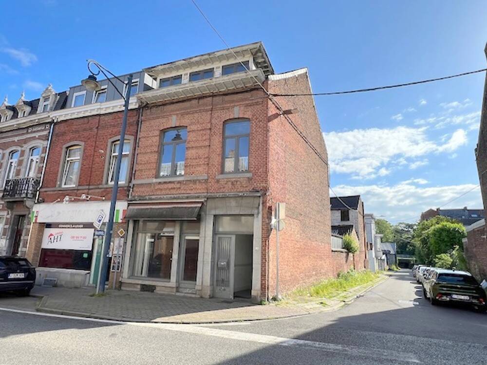 Immeuble mixte à à Saint-Servais 5002 235000.00€ 4 chambres 165.00m² - annonce 125687