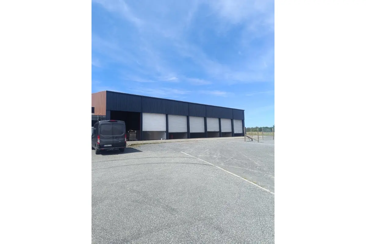 Commerce à louer à Bièvre 5555 40.00€ 0 chambres m² - annonce 657002