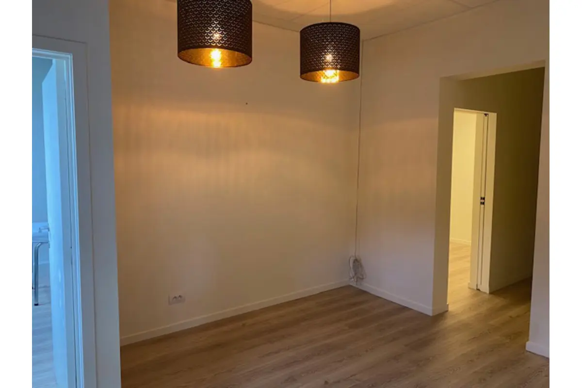 Commerce à louer à Sambreville 5060 750.00€  chambres 65.00m² - annonce 261718