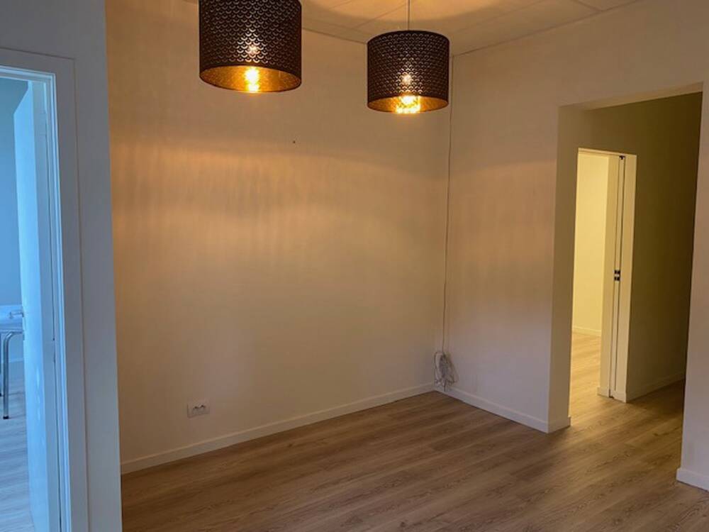 Commerce à louer à Sambreville 5060 850.00€ chambres 65.00m² - annonce 261718