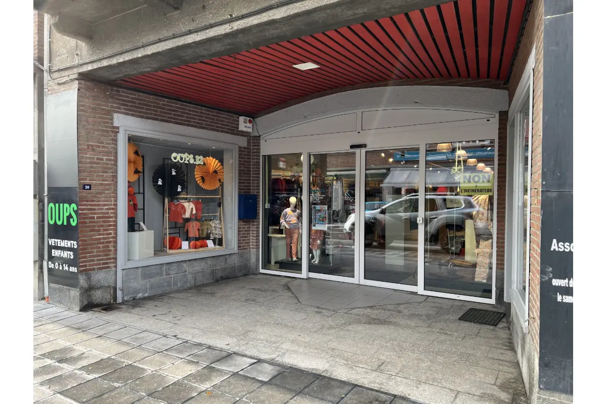 Commerce à louer à Beauraing 5570 2000.00€  chambres 250.00m² - annonce 294112