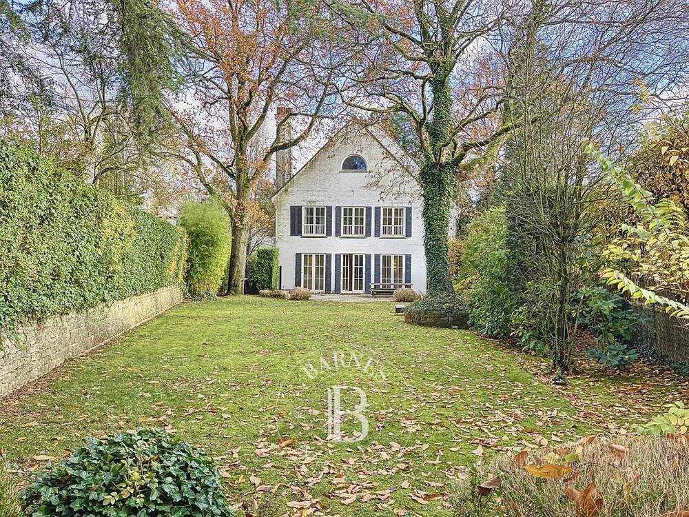 Villa à louer à Namur 5000 7950.00€ 7 chambres 670.00m² - annonce 326489