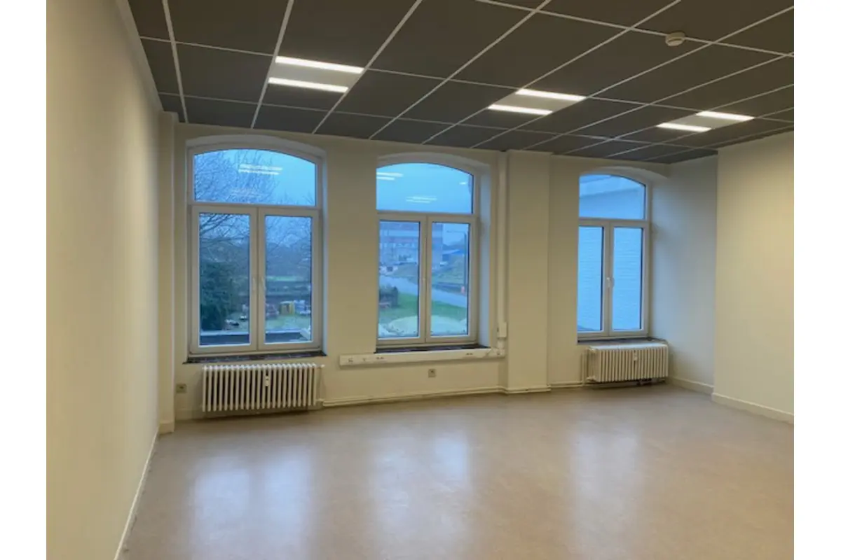 Commerce à louer à Auvelais 5060 675.00€  chambres 100.00m² - annonce 336200