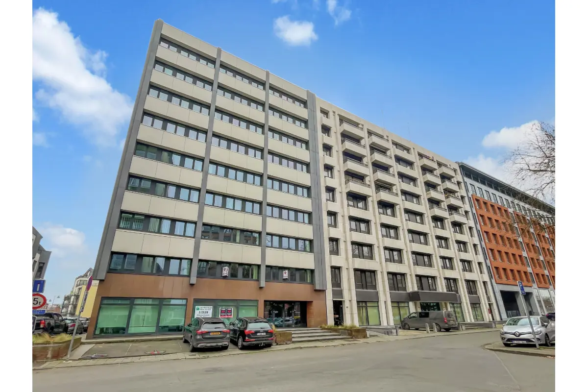 Commerce à louer à Dave 5100 2800.00€  chambres 366.00m² - annonce 342263