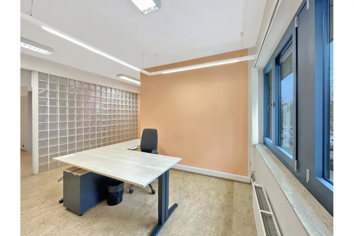 Commerce à louer à Dave 5100 1500.00€  chambres 200.00m² - annonce 347424