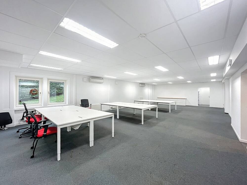Commerce à louer à Bouge 5004 0.00€ chambres 247.00m² - annonce 363023