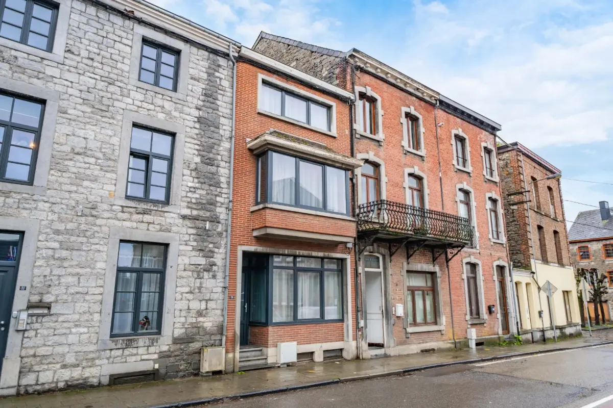 Immeuble de rapport - Immeuble à appartement à vendre à Ciney 5590 319000.00€ 5 chambres 149.00m² - annonce 363373