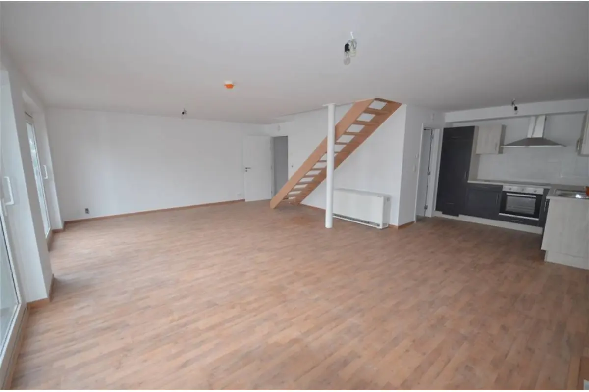 Appartement à louer à Couvin 5660 800.00€ 3 chambres 120.00m² - annonce 685292