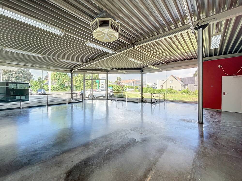 Commerce à louer à Wierde 5100 4500.00€ chambres 500.00m² - annonce 385414