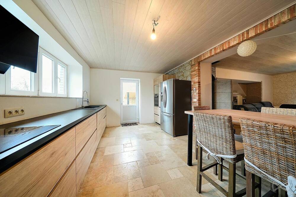Maison à vendre à Florennes 5620 297000.00€ 6 chambres 323.00m² - annonce 471244