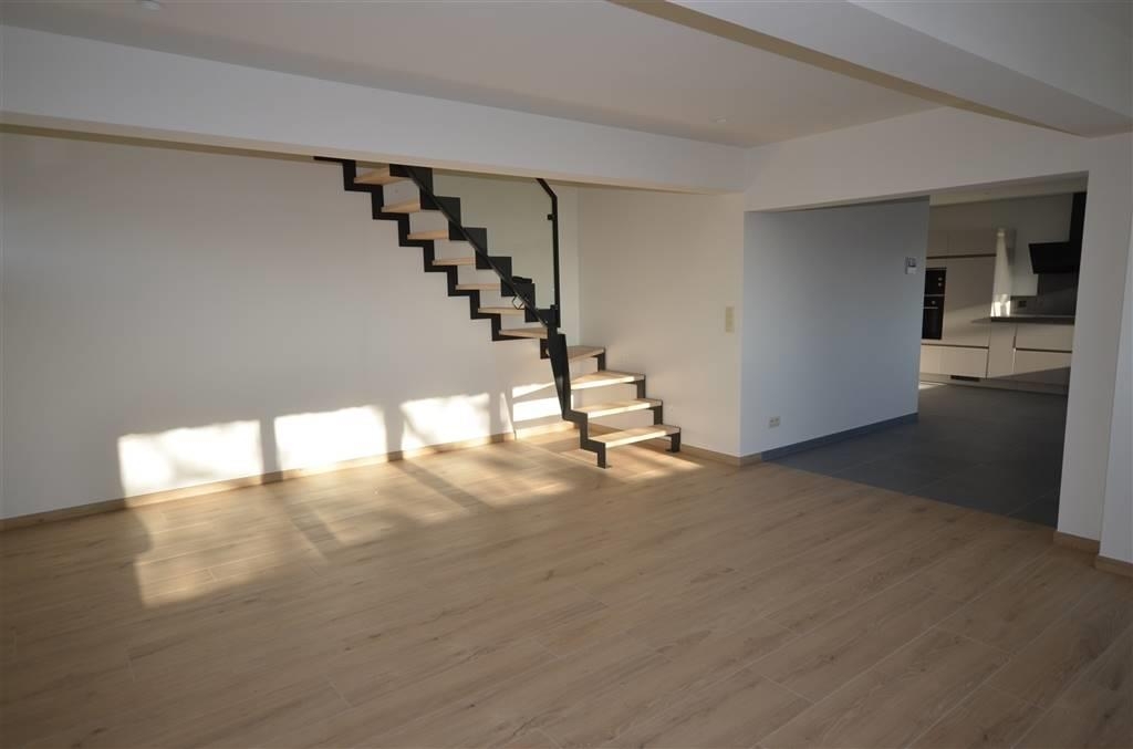 Maison à louer à Frasnes 5660 1200.00€ 2 chambres 135.00m² - annonce 402654