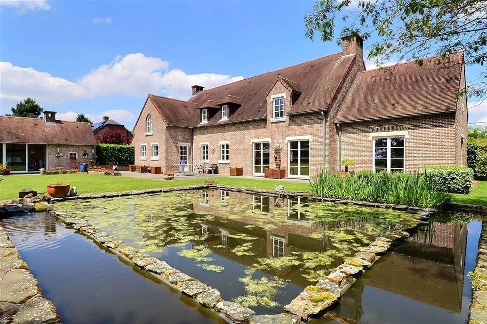 Maison à vendre à Bovesse 5081 850000.00€ 4 chambres 375.00m² - annonce 423033