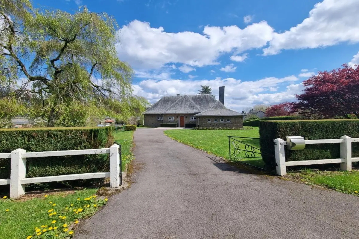 Villa à vendre à Sart-Custinne 5575 345000.00€ 5 chambres 161.00m² - annonce 447270