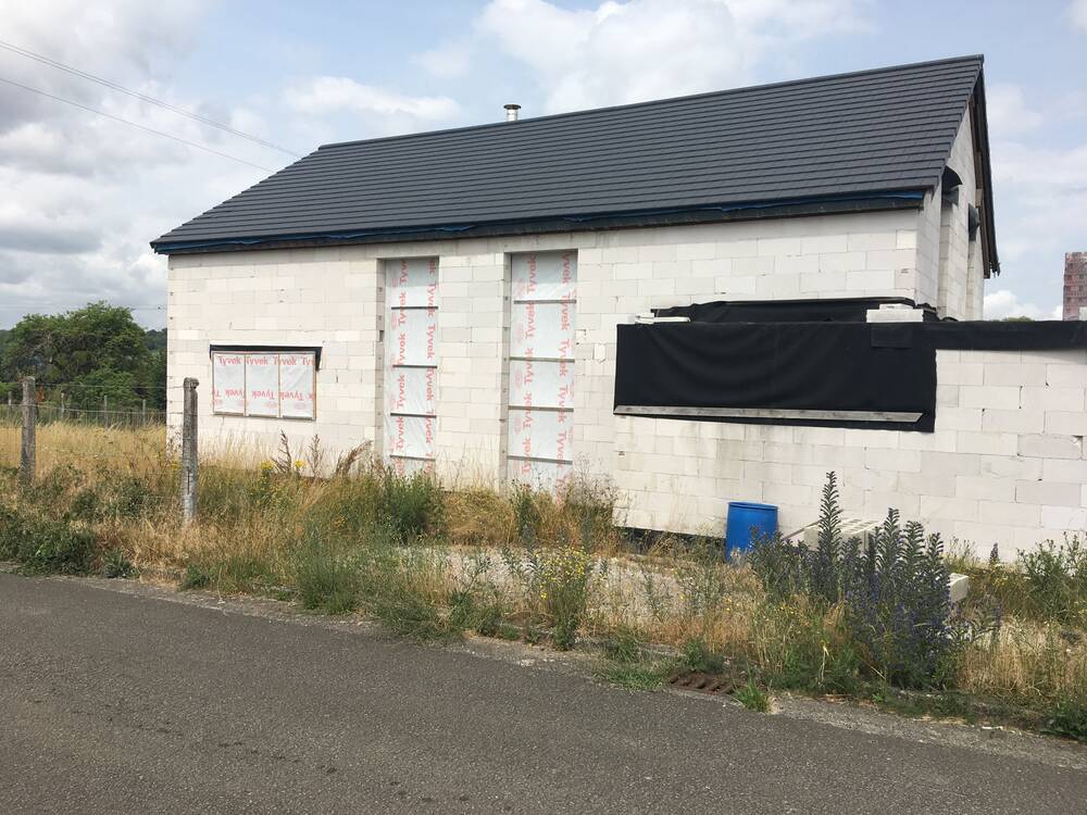 Villa à vendre à Cerfontaine 5630 240000.00€ 5 chambres 280.00m² - annonce 447457