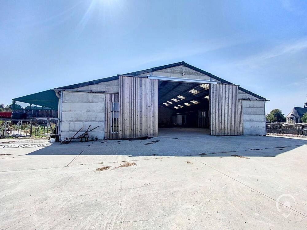 Commerce à vendre à Dinant 5500 220000.00€ chambres m² - annonce 447238