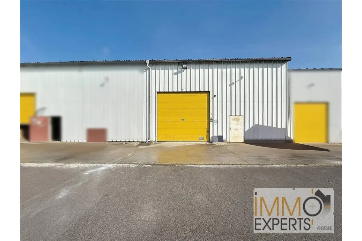 Commerce à louer à Seilles 5300 1500.00€  chambres m² - annonce 690174