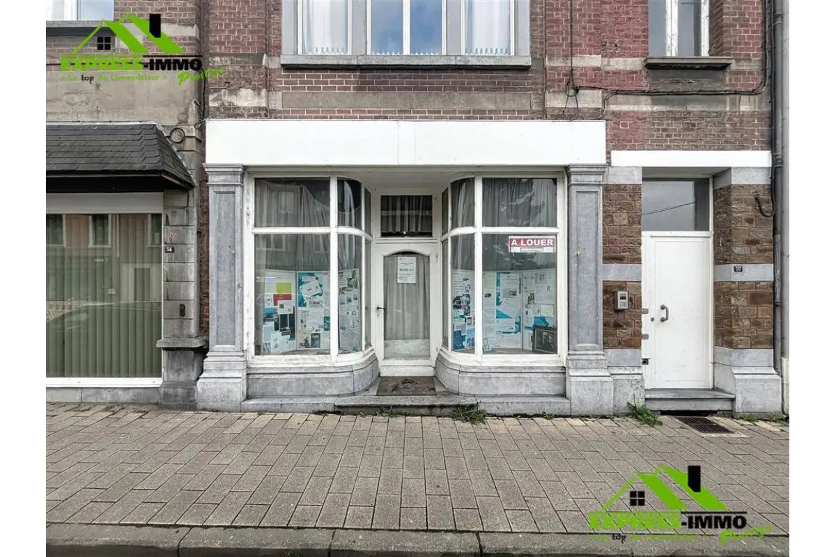 Commerce à louer à Seilles 5300 600.00€  chambres m² - annonce 472426