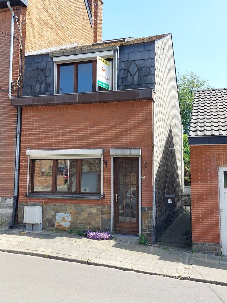 Maison à vendre à Saint-Servais 5002 99000.00€ 1 chambres 96.00m² - annonce 477984