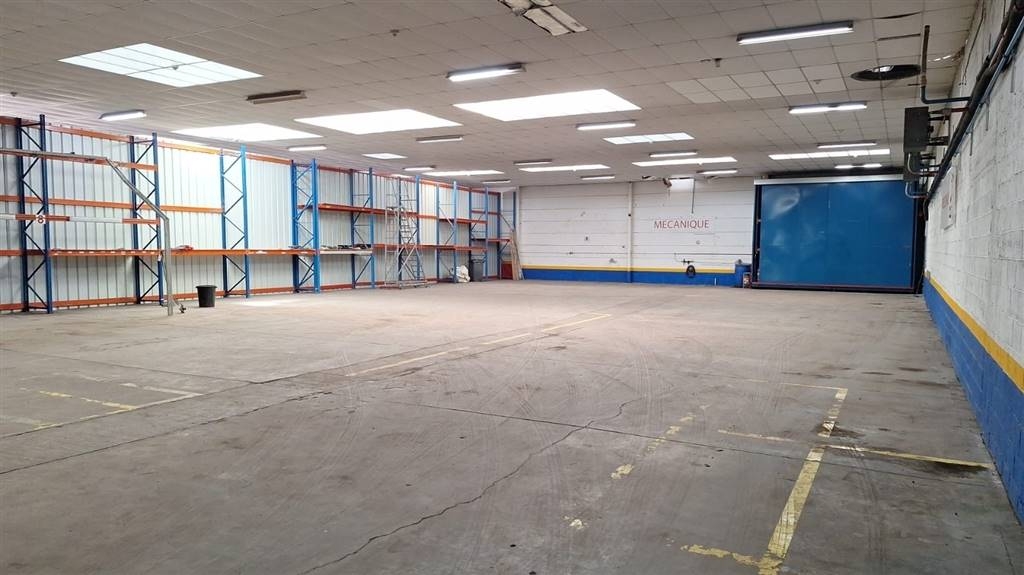 Commerce à louer à Auvelais 5060 2200.00€ chambres 650.00m² - annonce 483805