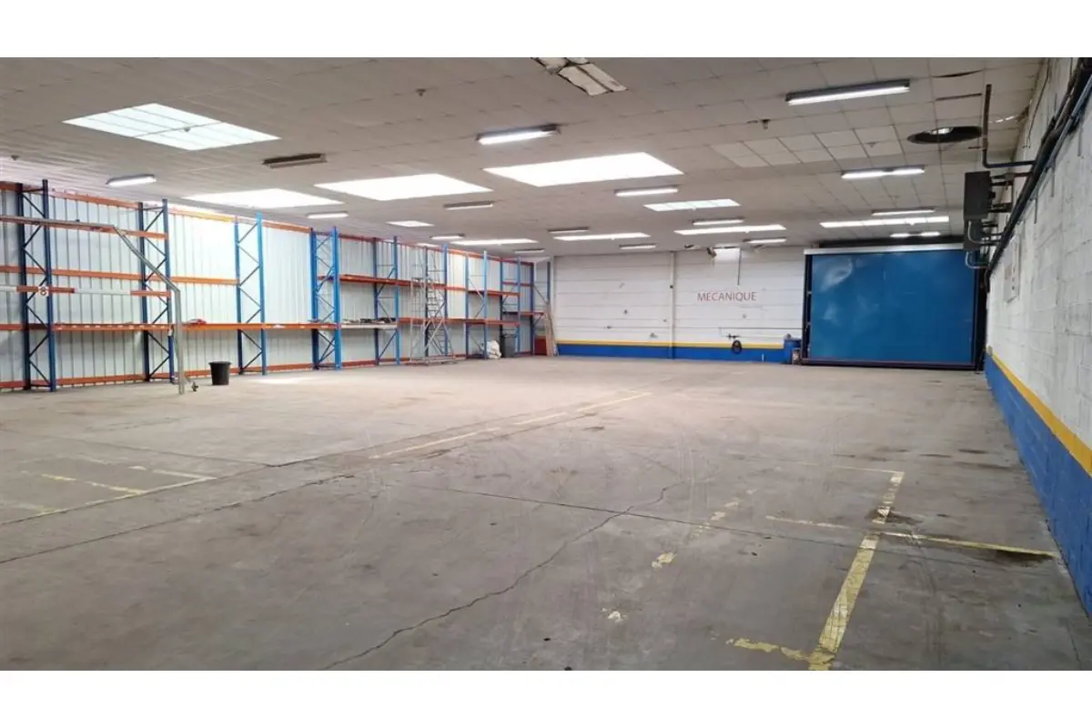 Commerce à louer à Auvelais 5060 2200.00€  chambres 650.00m² - annonce 483805