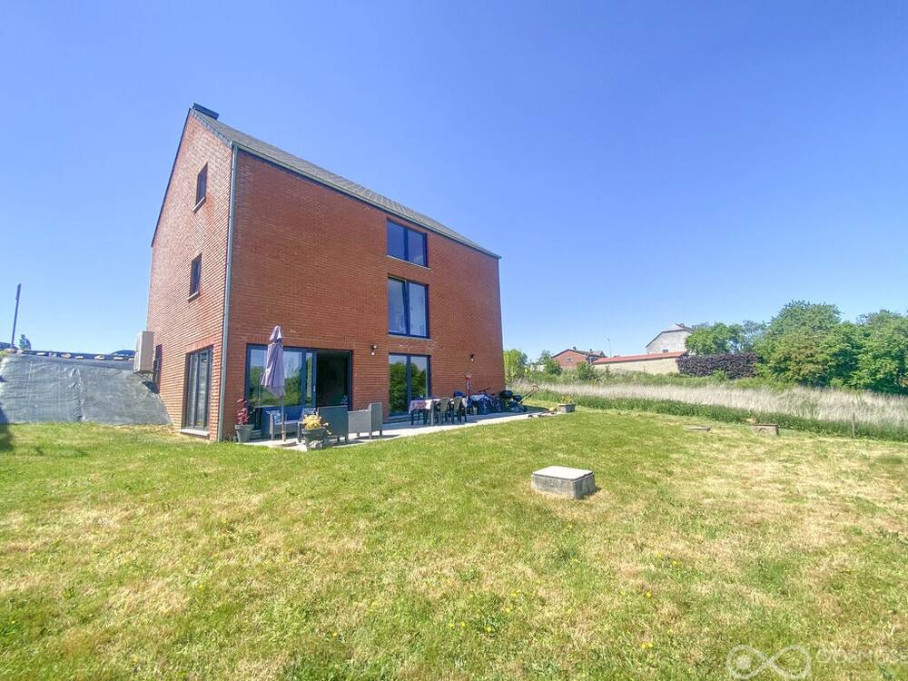 Villa à  à Pesche 5660 285000.00€ 2 chambres 320.00m² - annonce 505006