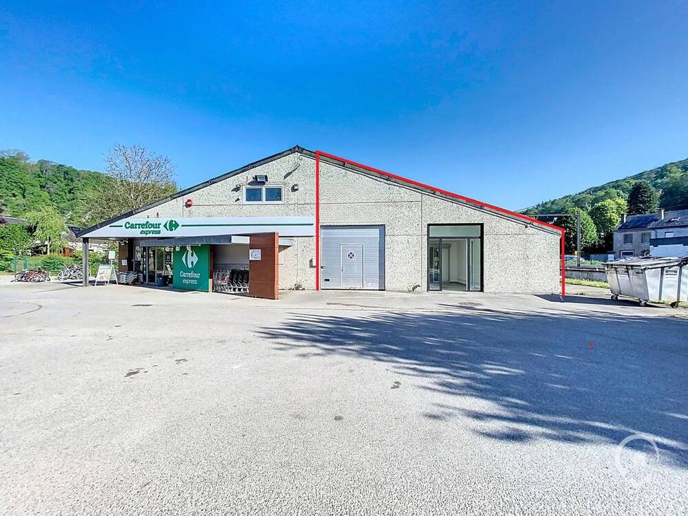 Commerce à louer à Yvoir 5530 2500.00€ chambres m² - annonce 499601