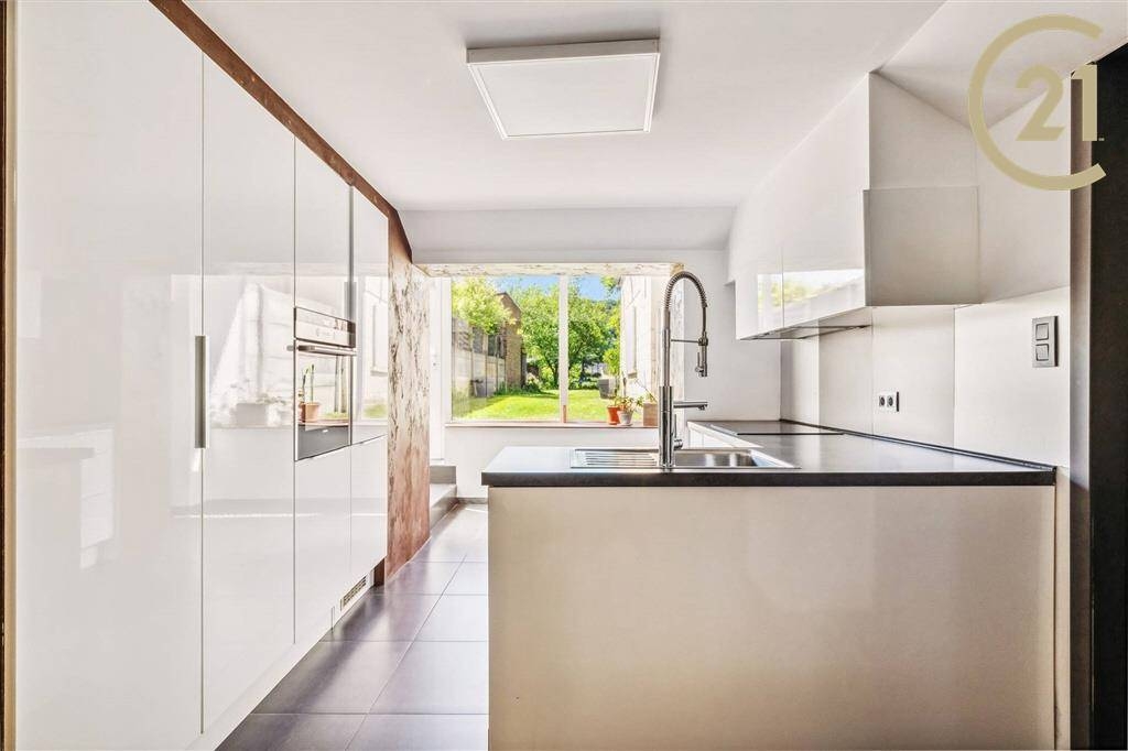 Maison à vendre à Jambes 5100 365000.00€ 4 chambres 167.00m² - annonce 496924