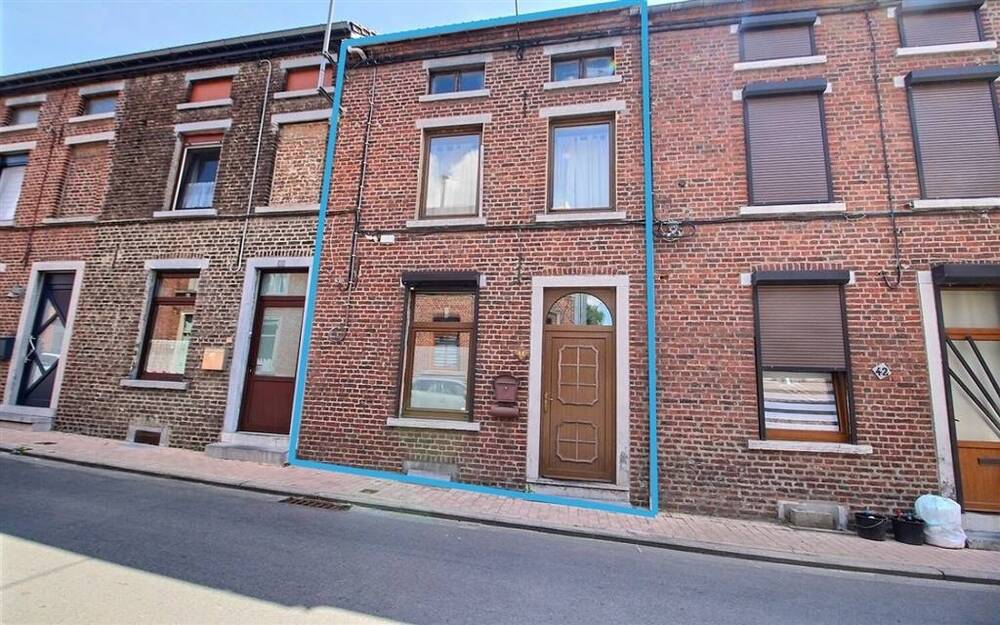 Maison à à Roux 6044 135000.00€ 2 chambres 136.00m² - annonce 494080