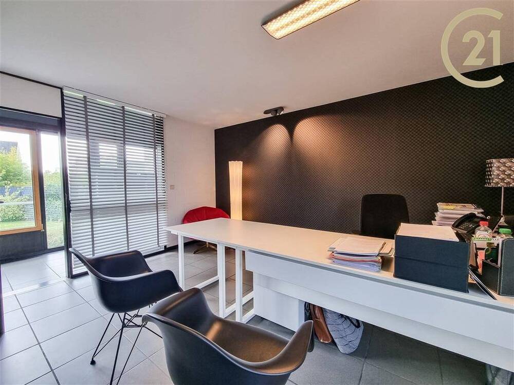 Commerce à louer à Erpent 5101 1890.00€  chambres 170.00m² - annonce 507242