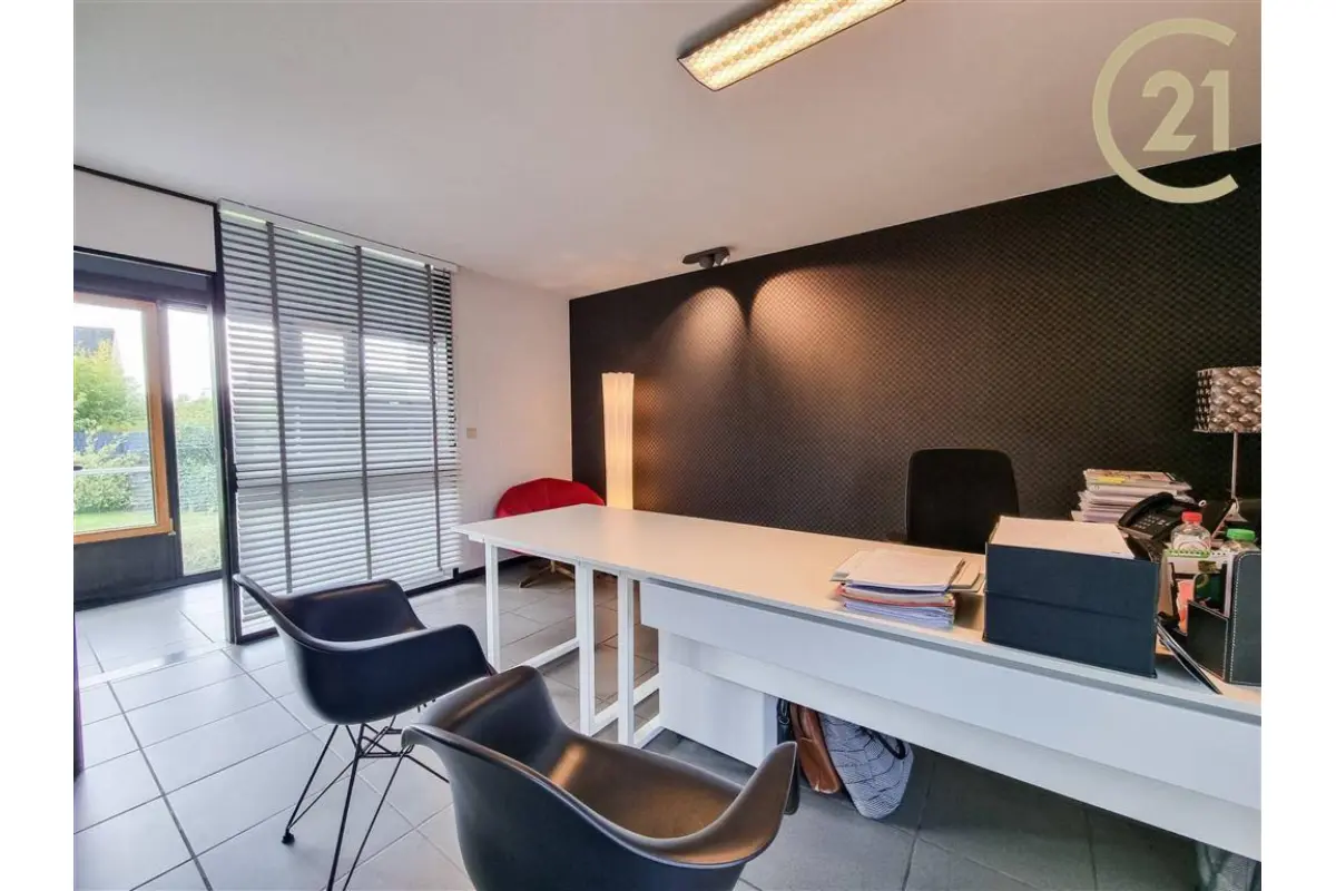 Commerce à louer à Erpent 5101 1890.00€  chambres 170.00m² - annonce 507242