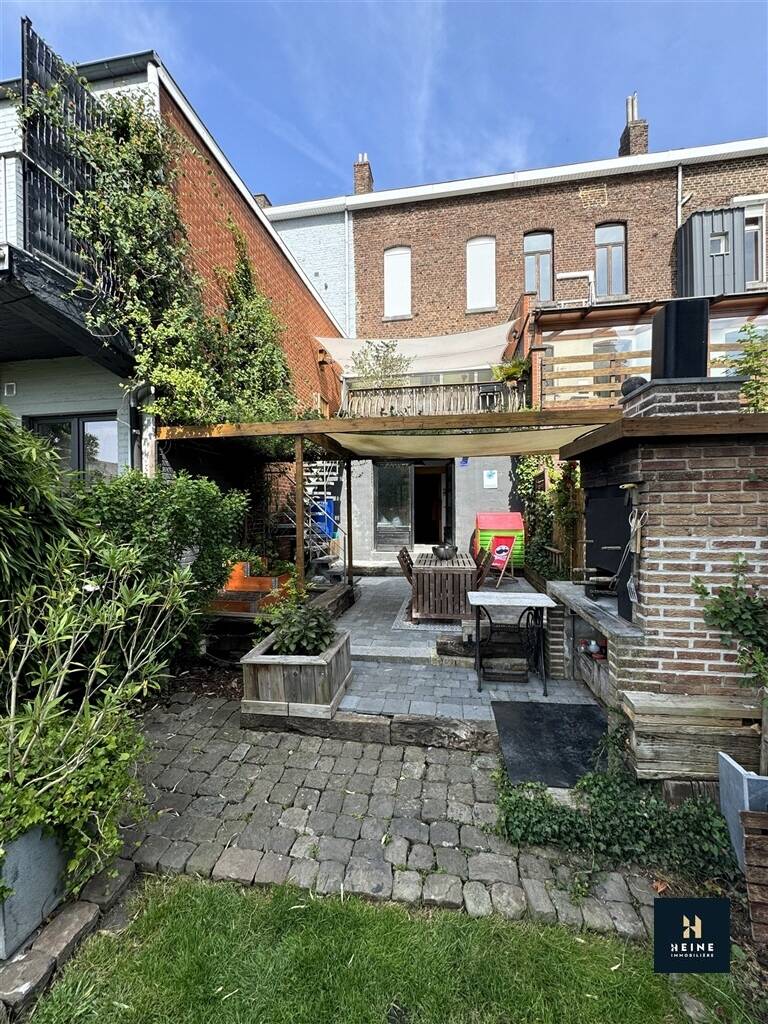 Immeuble mixte à vendre à Seilles 5300 219000.00€ 4 chambres 160.00m² - annonce 513568