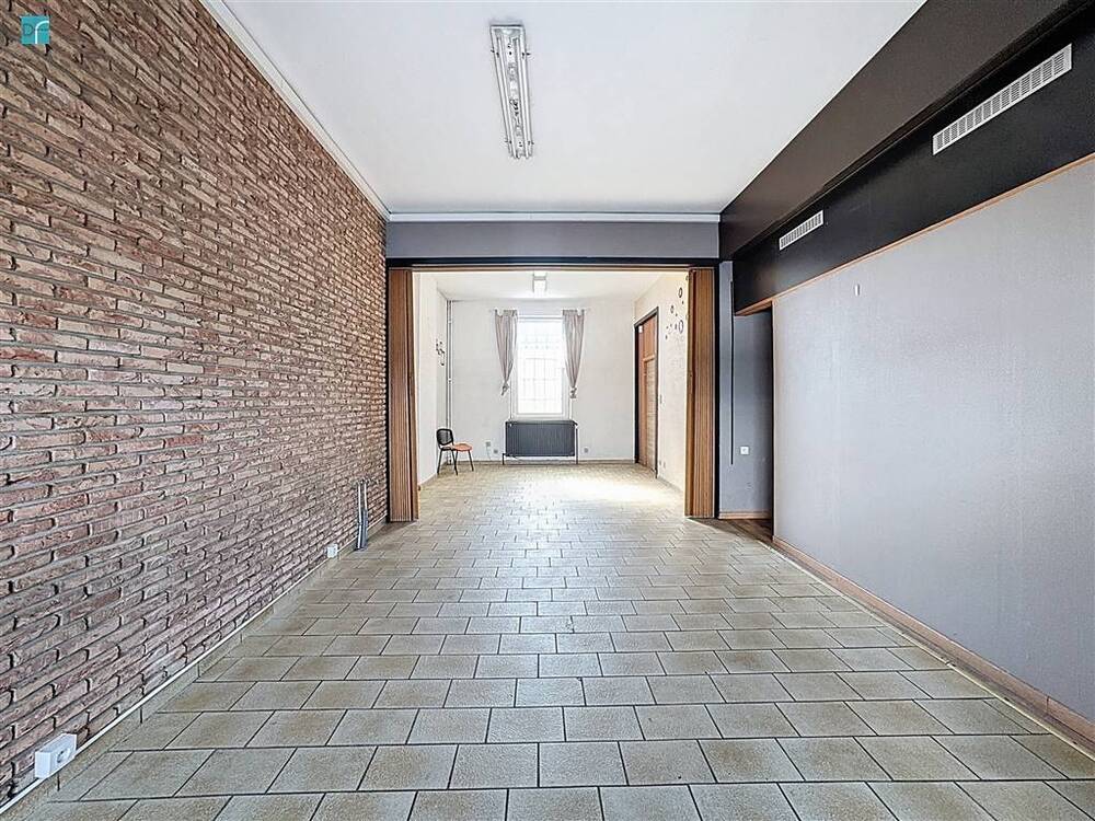 Commerce à  à Ransart 6043 850.00€  chambres 69.00m² - annonce 515703