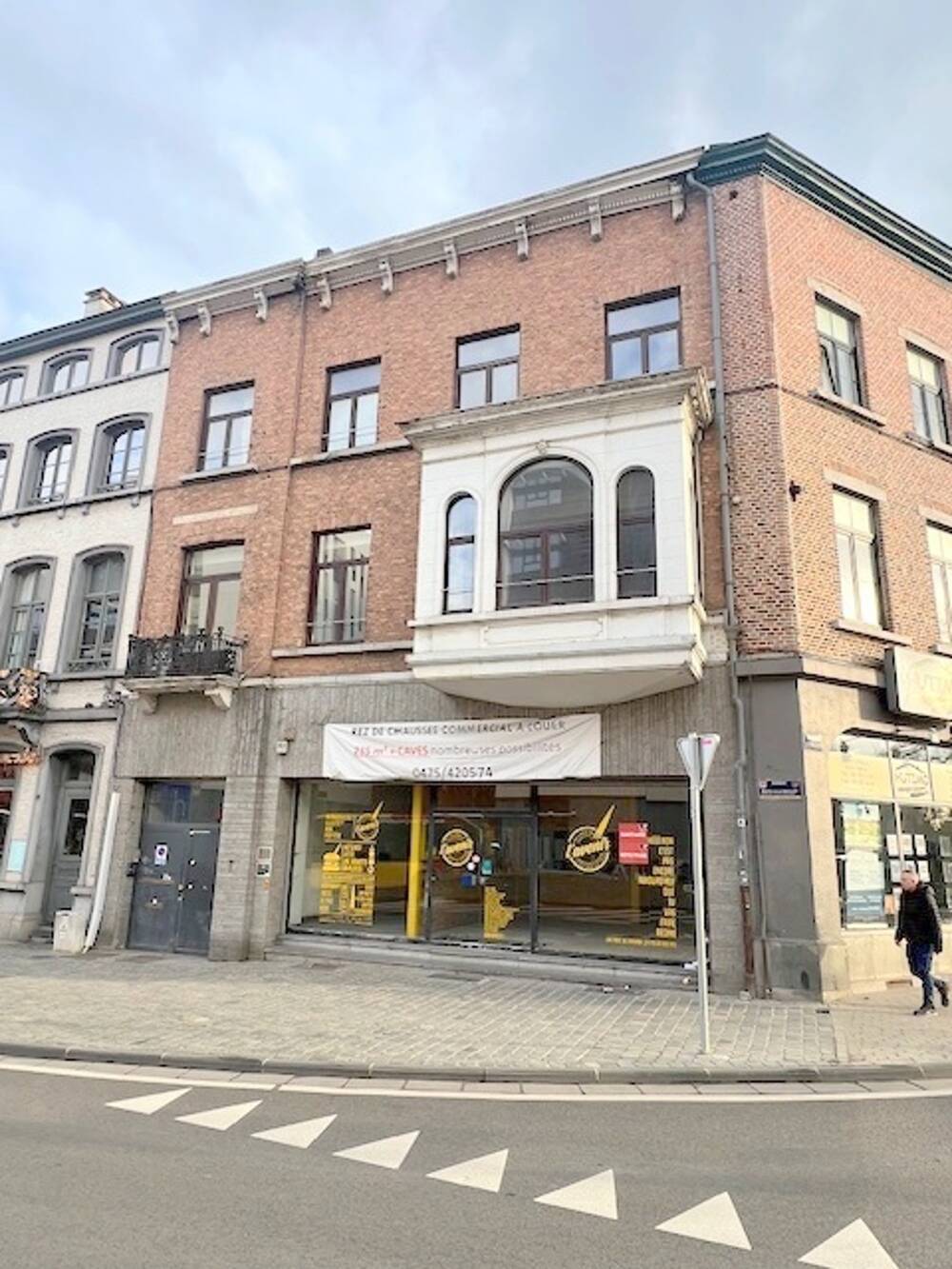 Commerce à louer à Namur 5000 3000.00€ chambres 370.00m² - annonce 516078