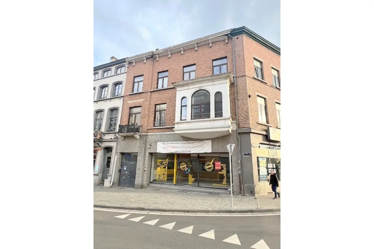 Commerce à louer à Namur 5000 3000.00€  chambres 370.00m² - annonce 516078