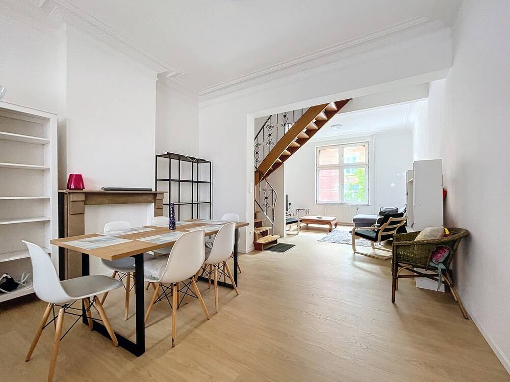 Immeuble de rapport - Immeuble à appartement à à Charleroi 6000 249000.00€ 4 chambres 115.00m² - annonce 518845