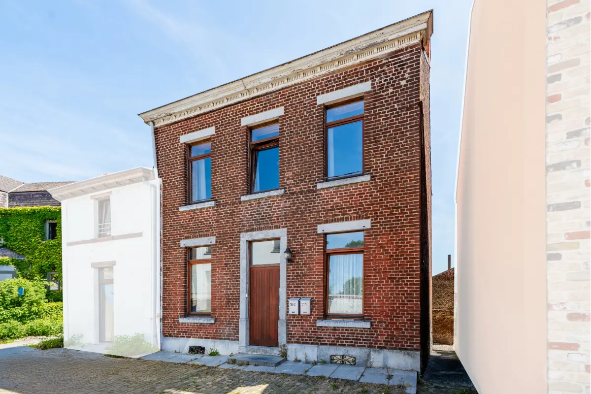 Immeuble de rapport - Immeuble à appartement à vendre à Ham-sur-Sambre 5190 149000.00€ 3 chambres 174.00m² - annonce 519331