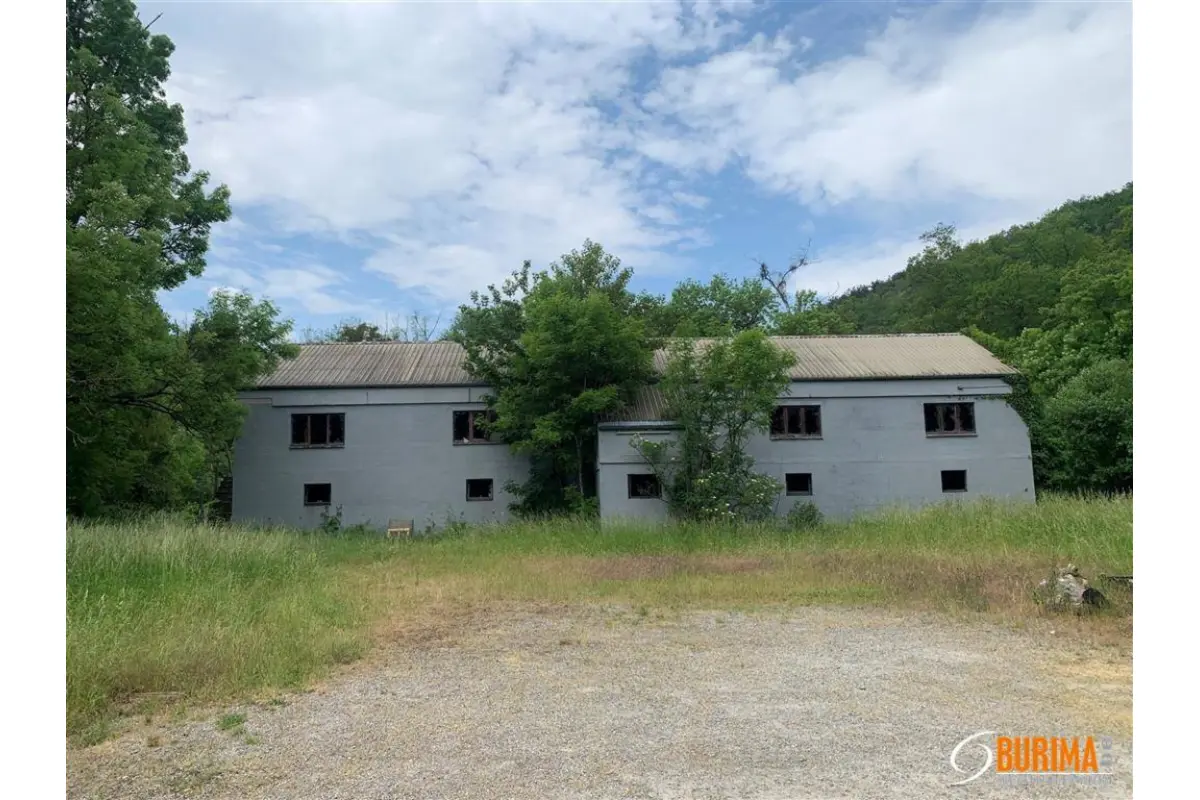 Commerce à vendre à Mazée 5670 140000.00€  chambres 520.00m² - annonce 528106