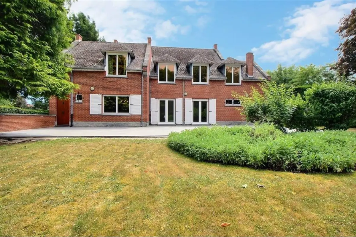 Maison à vendre à Mettet 5640 720000.00€ 7 chambres 616.00m² - annonce 527158