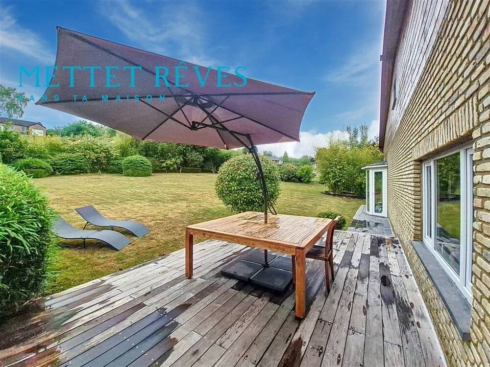 Villa à vendre à Neuville 5600 299000.00€ 3 chambres 247.00m² - annonce 526111